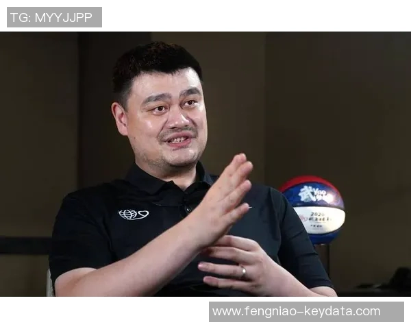 姚明与郭晶的传奇故事：从篮球场到人生舞台的精彩交汇