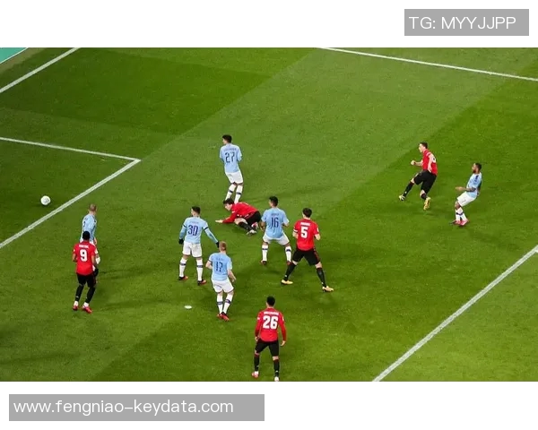 国王杯激战曼联逆转尤文图斯红牌争议引发全场热议战术分析揭秘